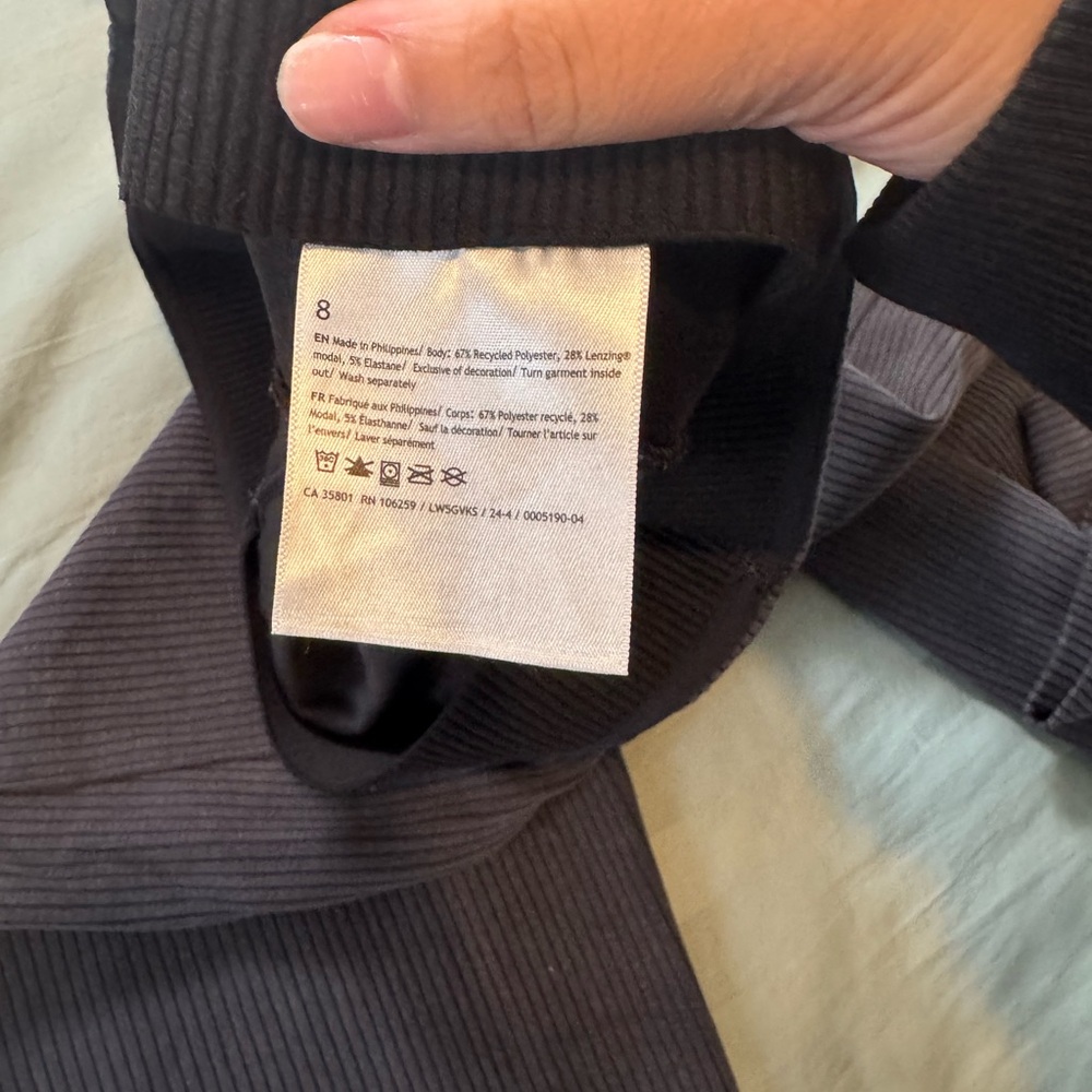 Black Lululemon flare pants - Picture 3 of 4